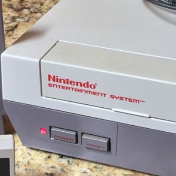 Original 1985 NES Nintendo Console With Games and Accessories All Included! - Picture 5 of 10